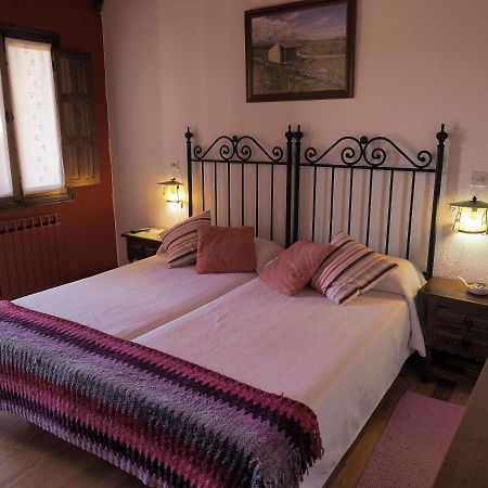 Hospedium Hostal Almanzor Navarredonda de Gredos Eksteriør bilde