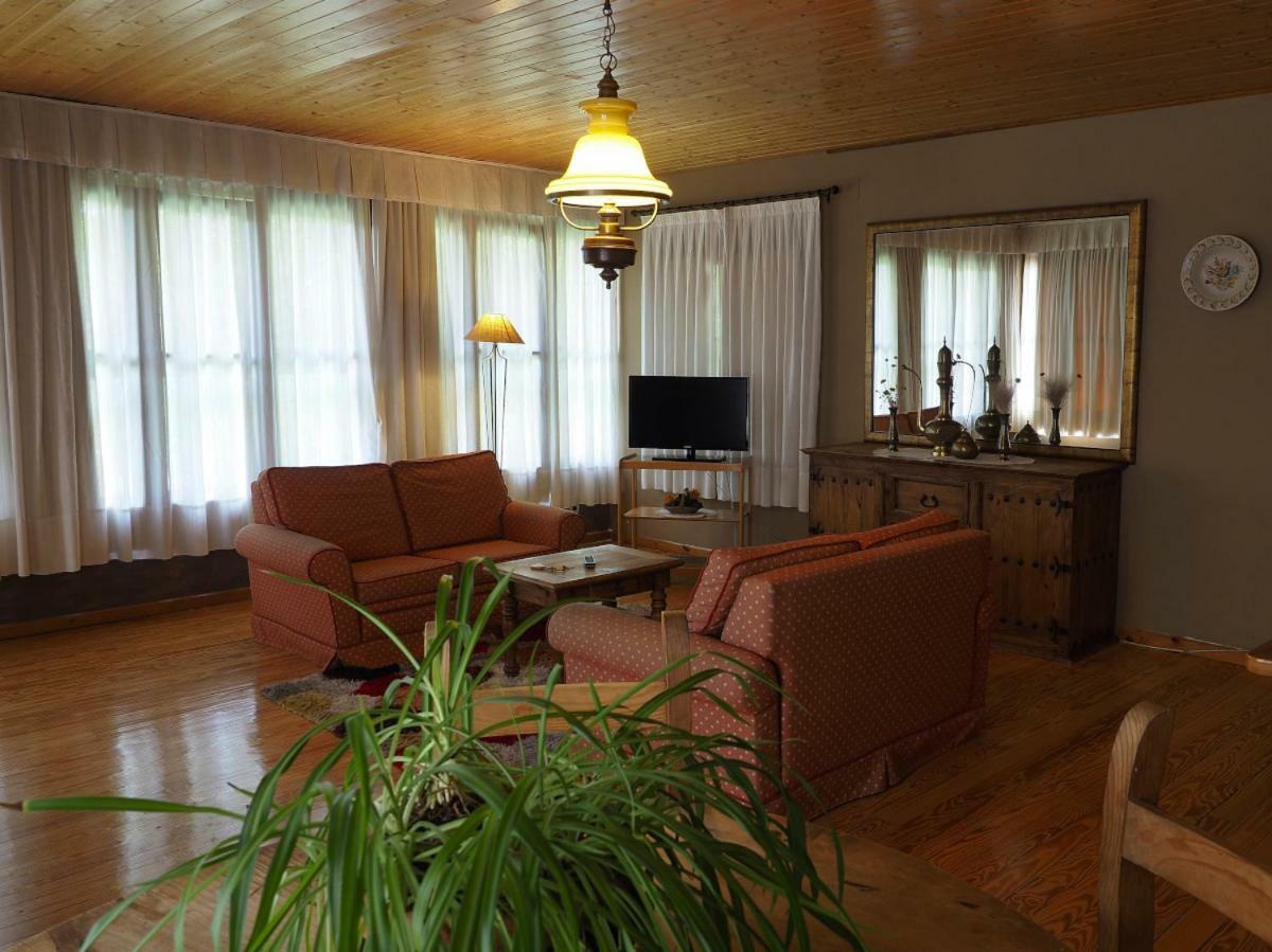 Hospedium Hostal Almanzor Navarredonda de Gredos Eksteriør bilde